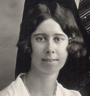 Photo of photos/Fanny May McLennan bn 1912 headshot